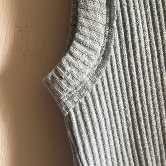 sleeveless cardigan! - Picture 4 of 4